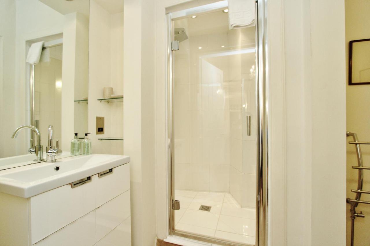 Elegant 3-Bedroom Ramsay Garden Apartment In Edinburgh City Centre Εξωτερικό φωτογραφία