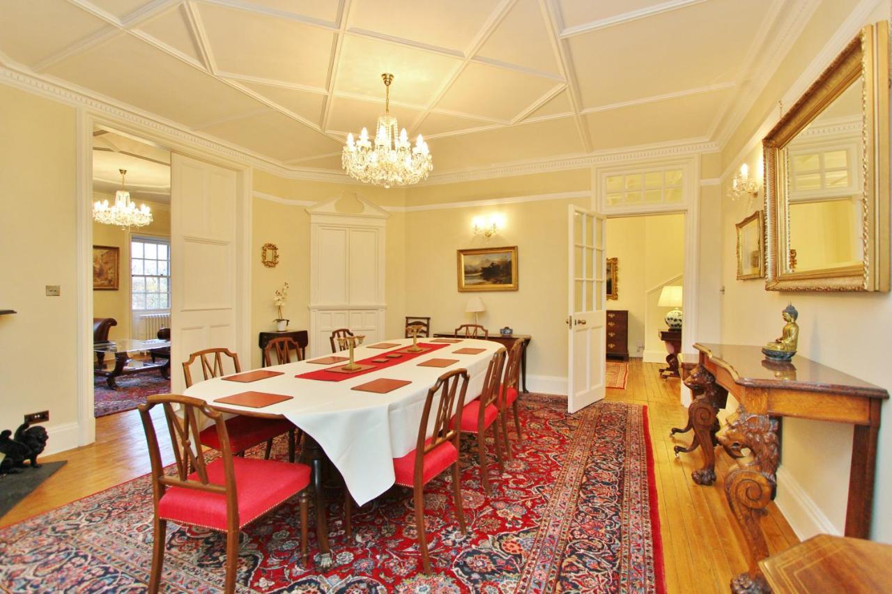 Elegant 3-Bedroom Ramsay Garden Apartment In Edinburgh City Centre Εξωτερικό φωτογραφία