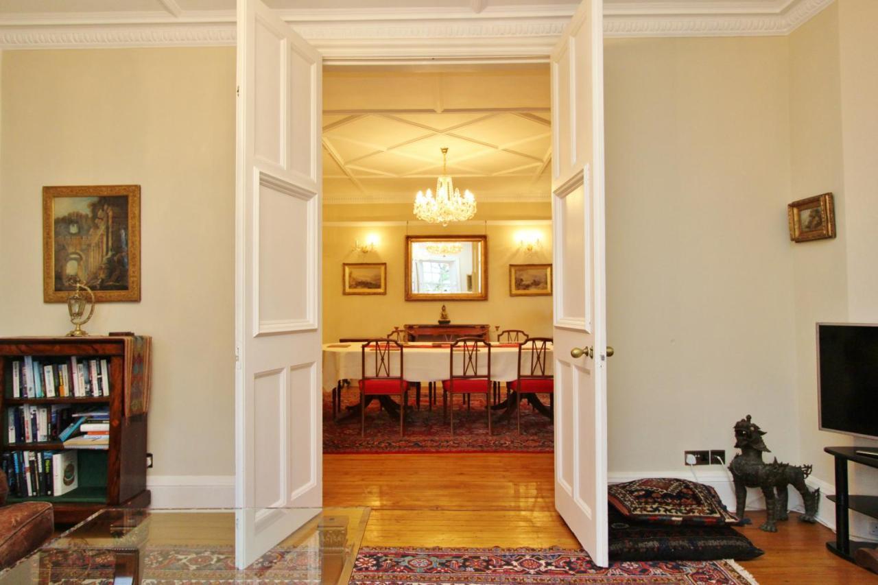 Elegant 3-Bedroom Ramsay Garden Apartment In Edinburgh City Centre Εξωτερικό φωτογραφία